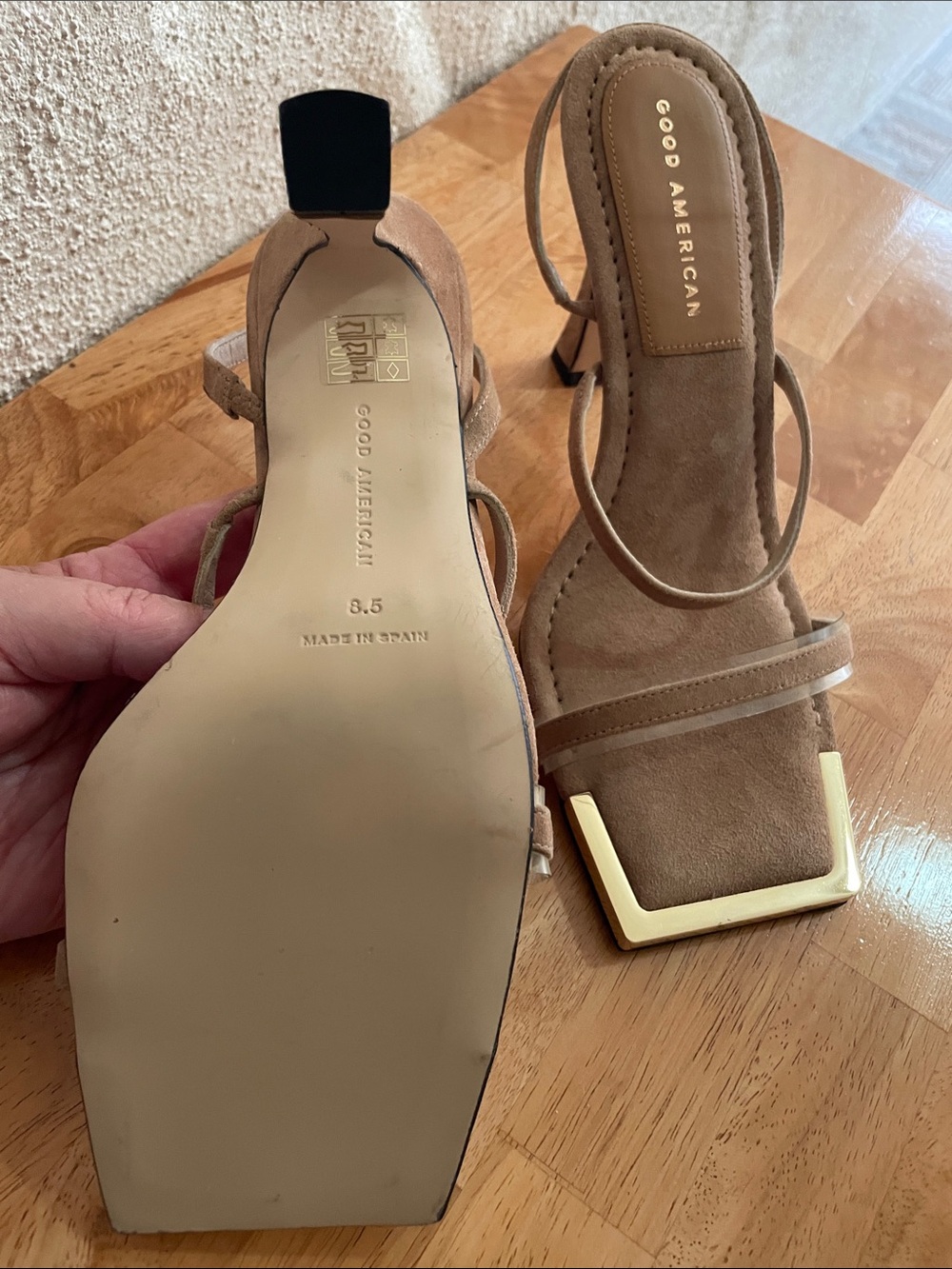 NWOT Good American “Standout” Nude Suede Square Toe Heels with Gold Trim Sz 8.5 - Picture 8 of 11